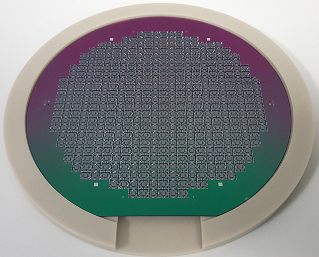 Prozessierter Waferverbund. Prozessierter Waferverbund.