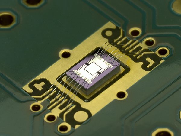 AlN-basierter 1D-Mikroscanner mit integriertem Positionssensor.