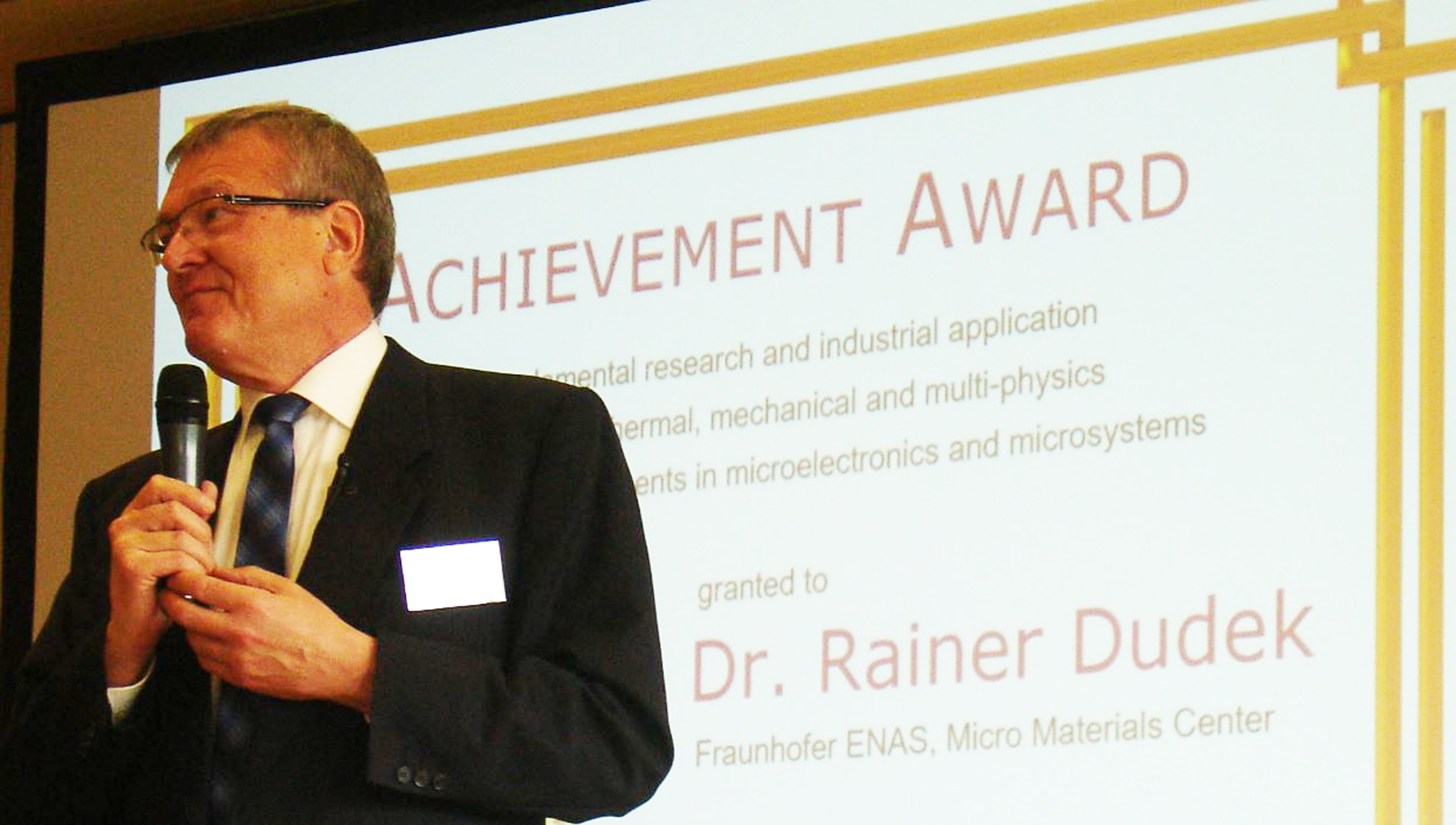 Dr. Rainer Dudek erhält EuroSimE Award