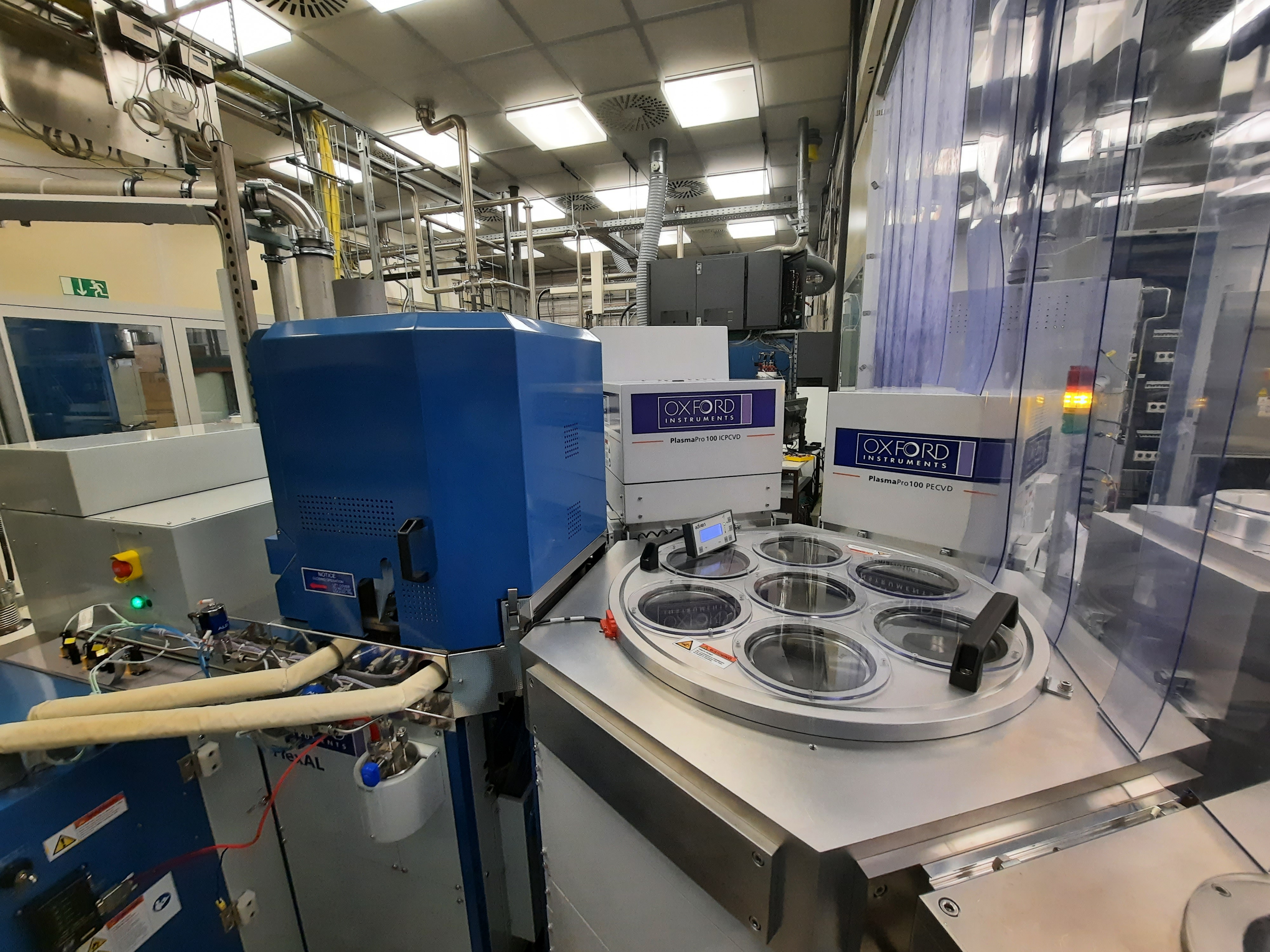 Oxford cluster equipment Oxford cluster equipment with PlasmaPro 100 ICP-, PlasmaPro 100 PE-CVD- and FlexAl ALD-chambers.
