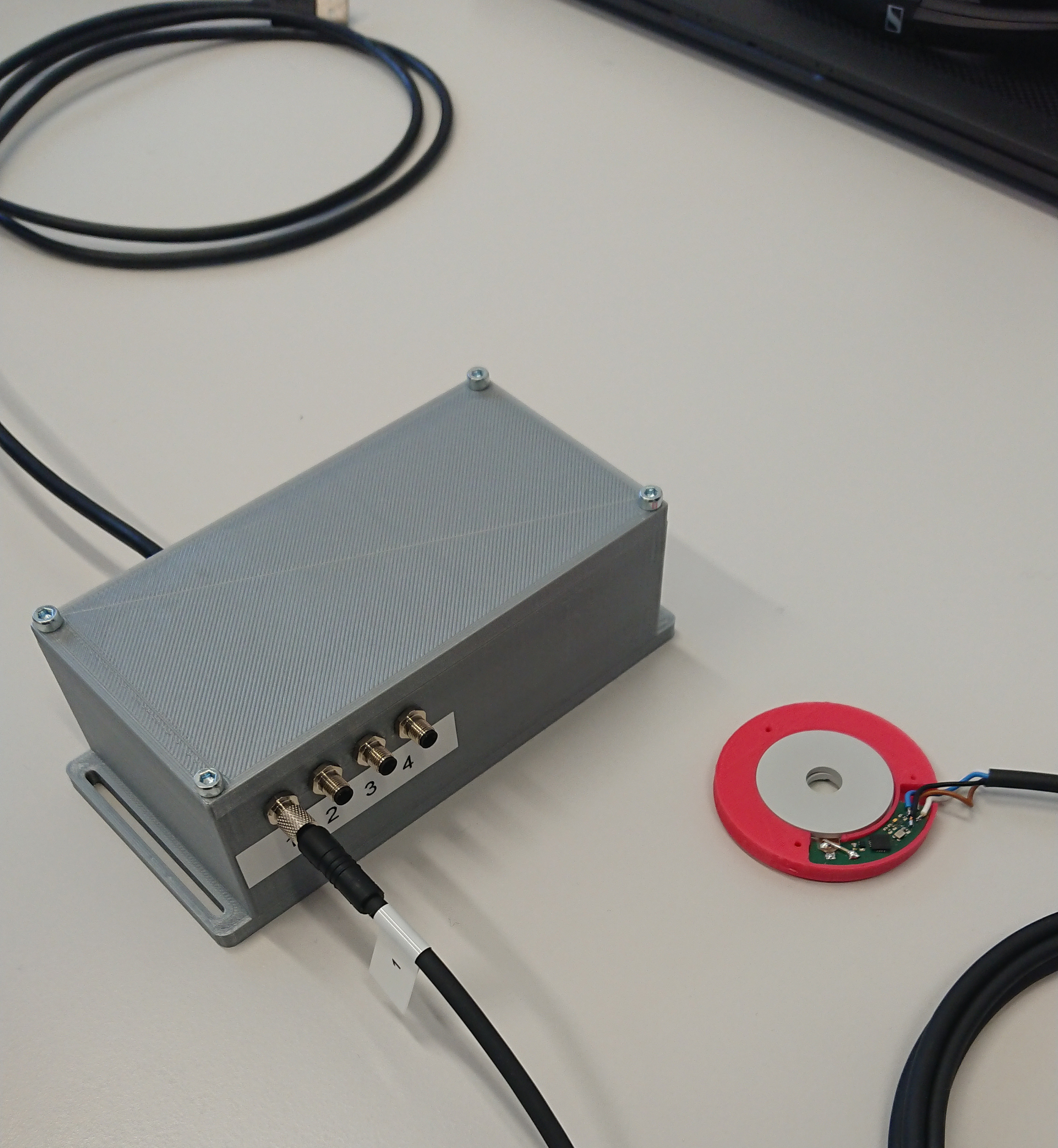 Sensor electronics for connection of 4 sensors.