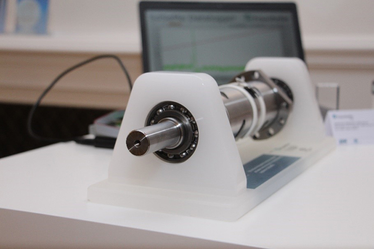 Ball screw drive with integrated sensor system. Ball screw drive with integrated sensor system.