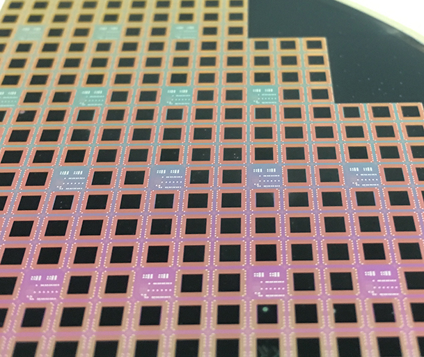 CNT absorption layers integrated in an IR emitter structure.