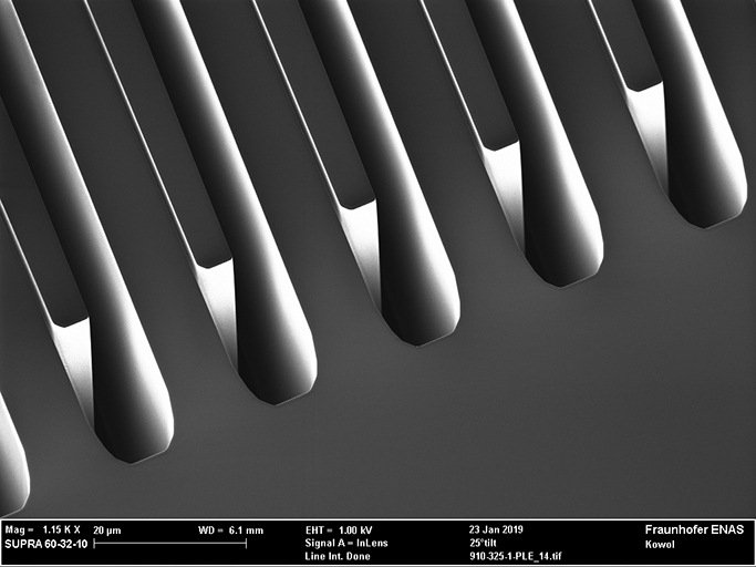 SEM photographs of the 20 g acceleration sensor - detailed view on electrodes.